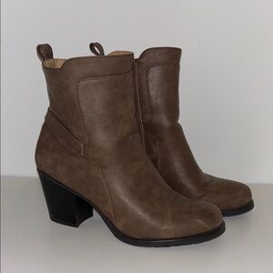 Brown Women’s Mid-Heel Ankle Boots